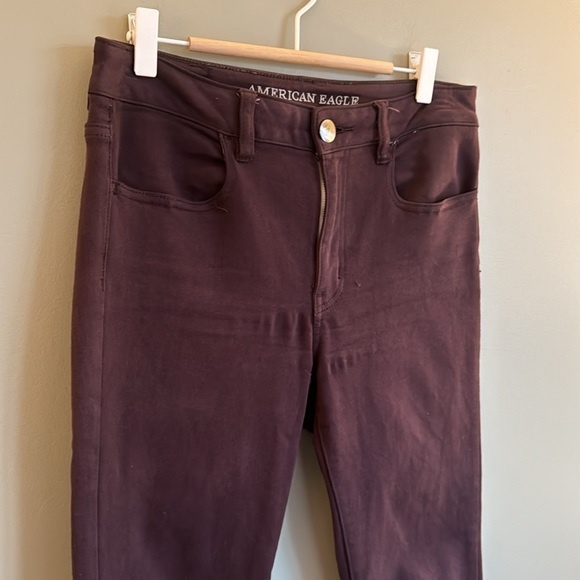 American Eagle Plum Colored Cropped Jean (skinny fit) - Picture 10 of 11